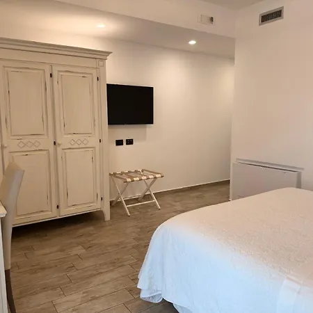 Bed & Breakfast Lemon Factor 4*