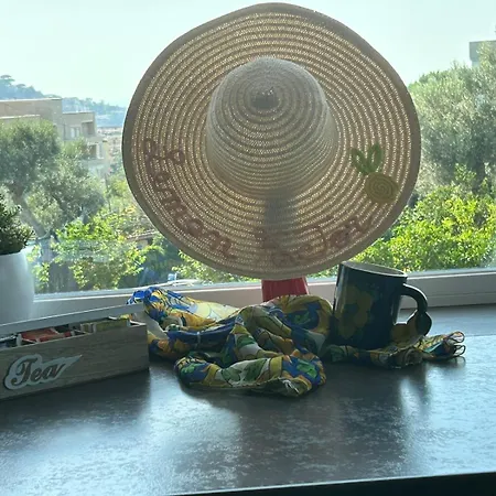 Lemon Factor לינה וארוחת בוקר 4*