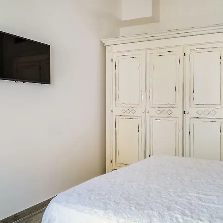 Lemon Factor לינה וארוחת בוקר 4*