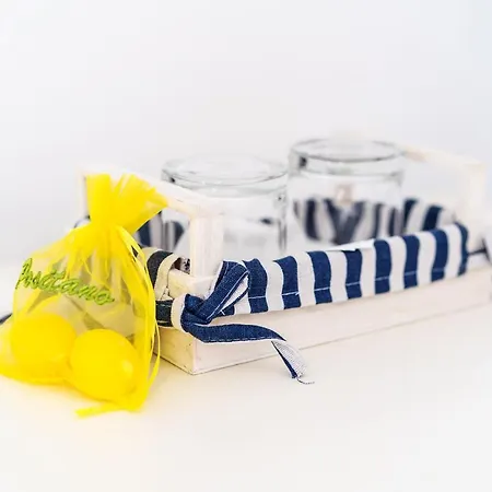 לינה וארוחת בוקר Lemon Factor