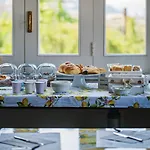 Lemon Factor Nocleg ze śniadaniem 4*